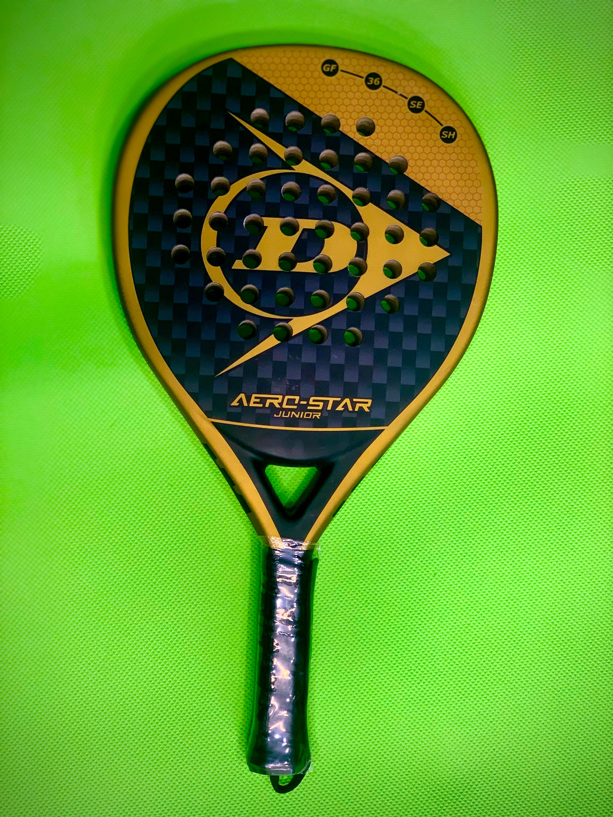 Dunlop paddle racket junior 
Aero star